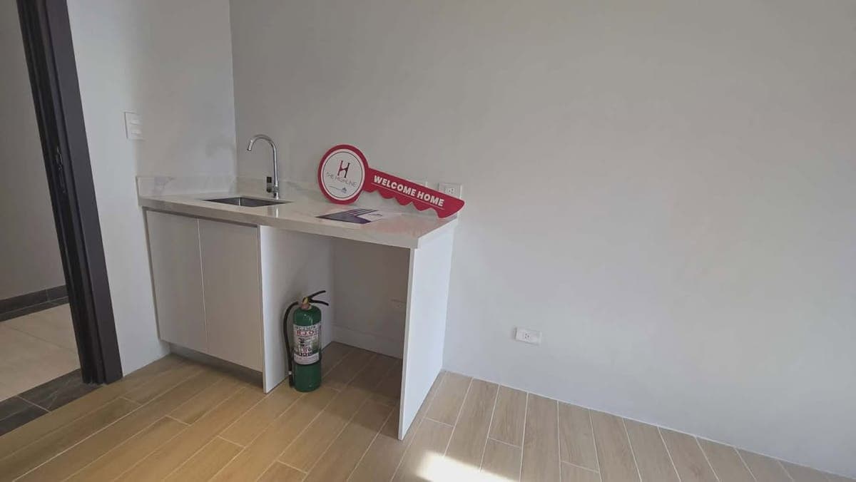 Small Office Home Office condo unit for monthly to long-term rental‼️ - photo 3