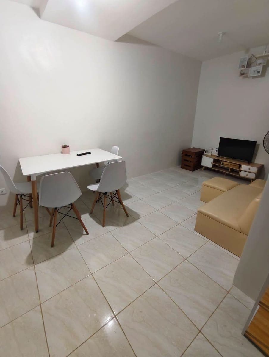 For Rent 2BR Deca Homes Banilad - photo 1