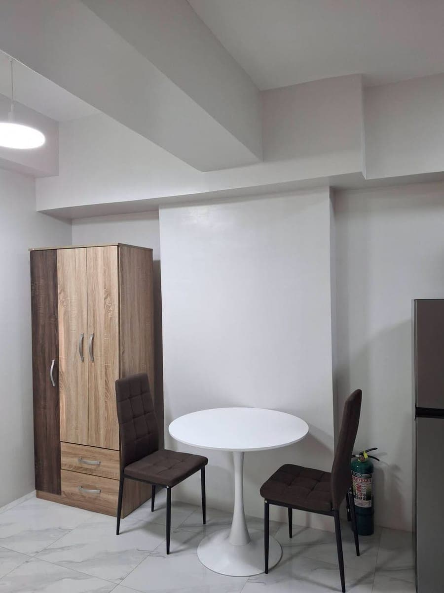 ---Direct Listing--- - photo 2
