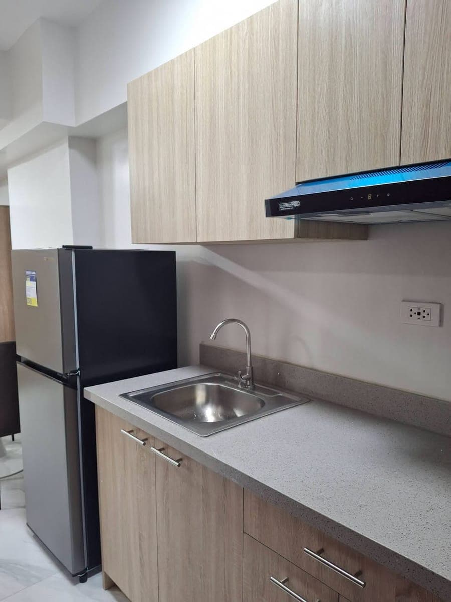 ---Direct Listing--- - photo 4