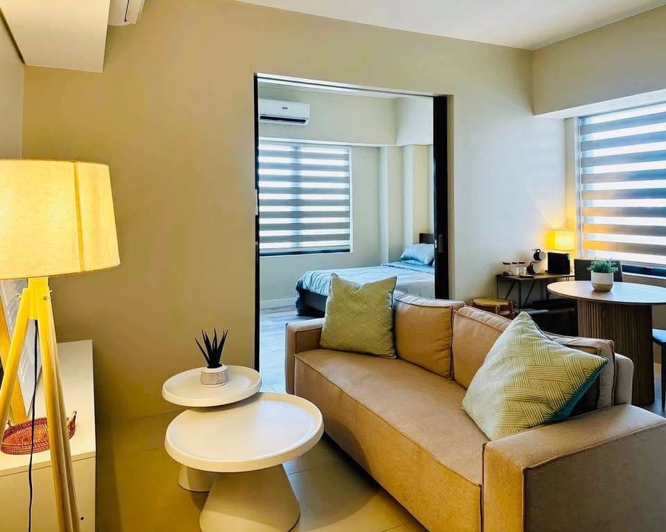FOR LEASE: Brand New Furnished 1-Bedroom with Balcony in Baseline Prestige (Near Cebu Doctor’s Hospi... - photo 2