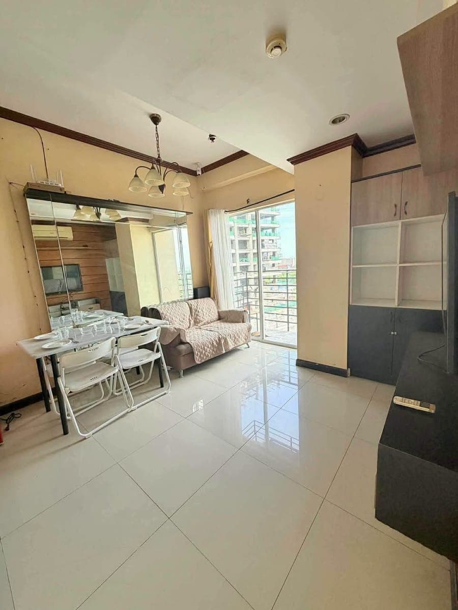 FOR RENT (near ayala mall 2mins) - photo 1