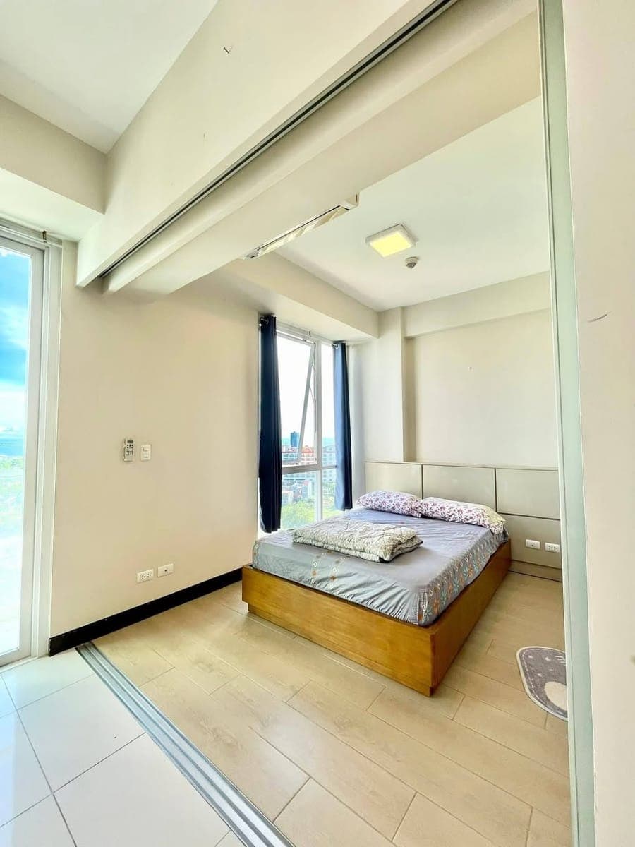 1.Condo :Mactan 8Newtown boulevard seaview - photo 5