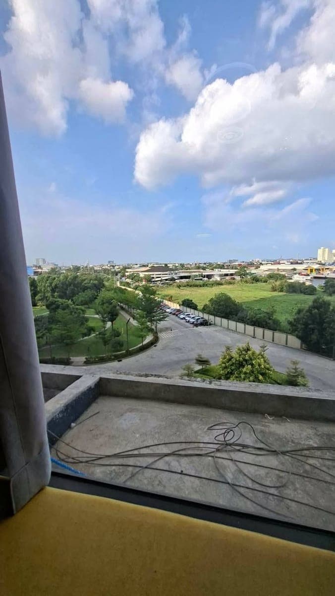 FOR RENT | 1BR Loft at Mandani Bay Suites - photo 5