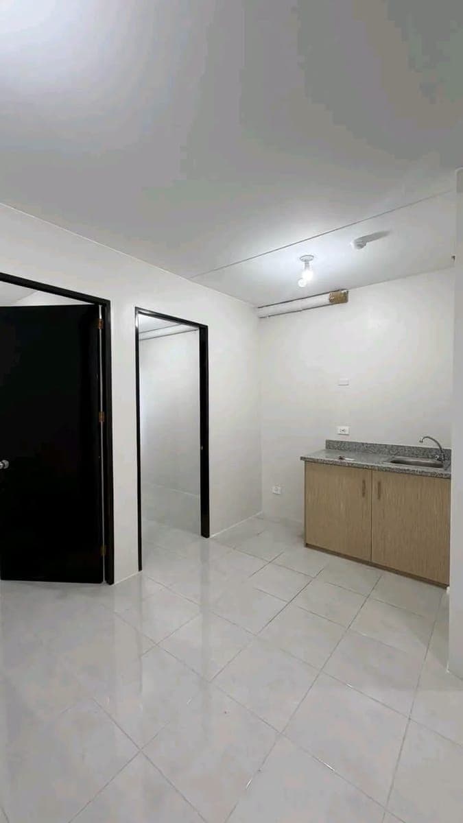 Description - photo 3
