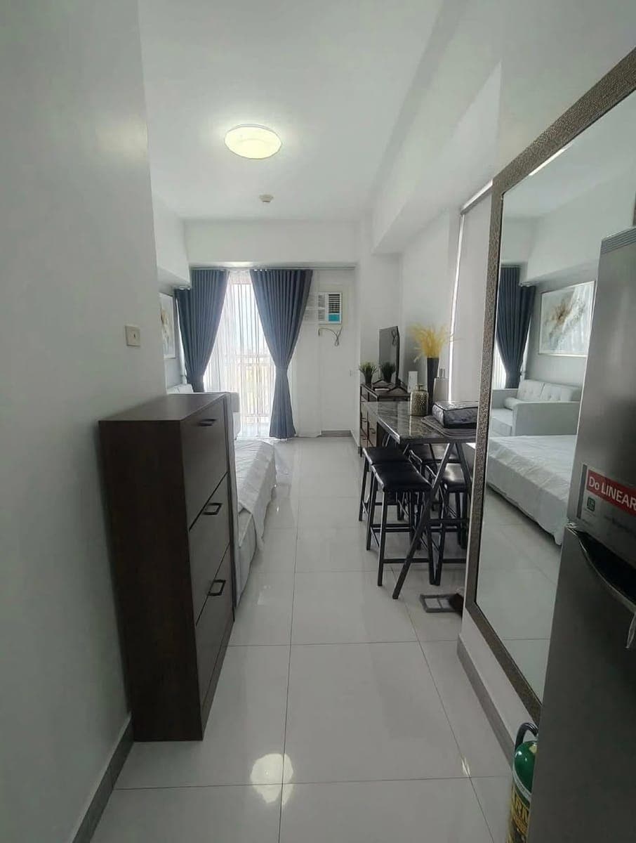 FOR RENT: Fully Furnished Condo Unit – ARC Tower (CCLEX View) - photo 5