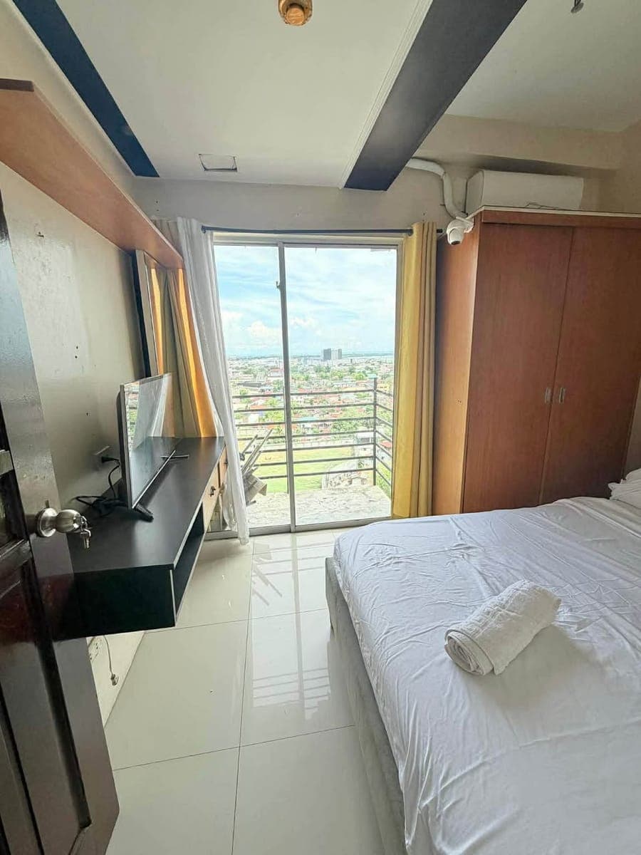 FOR RENT (near ayala mall 2mins) - photo 3