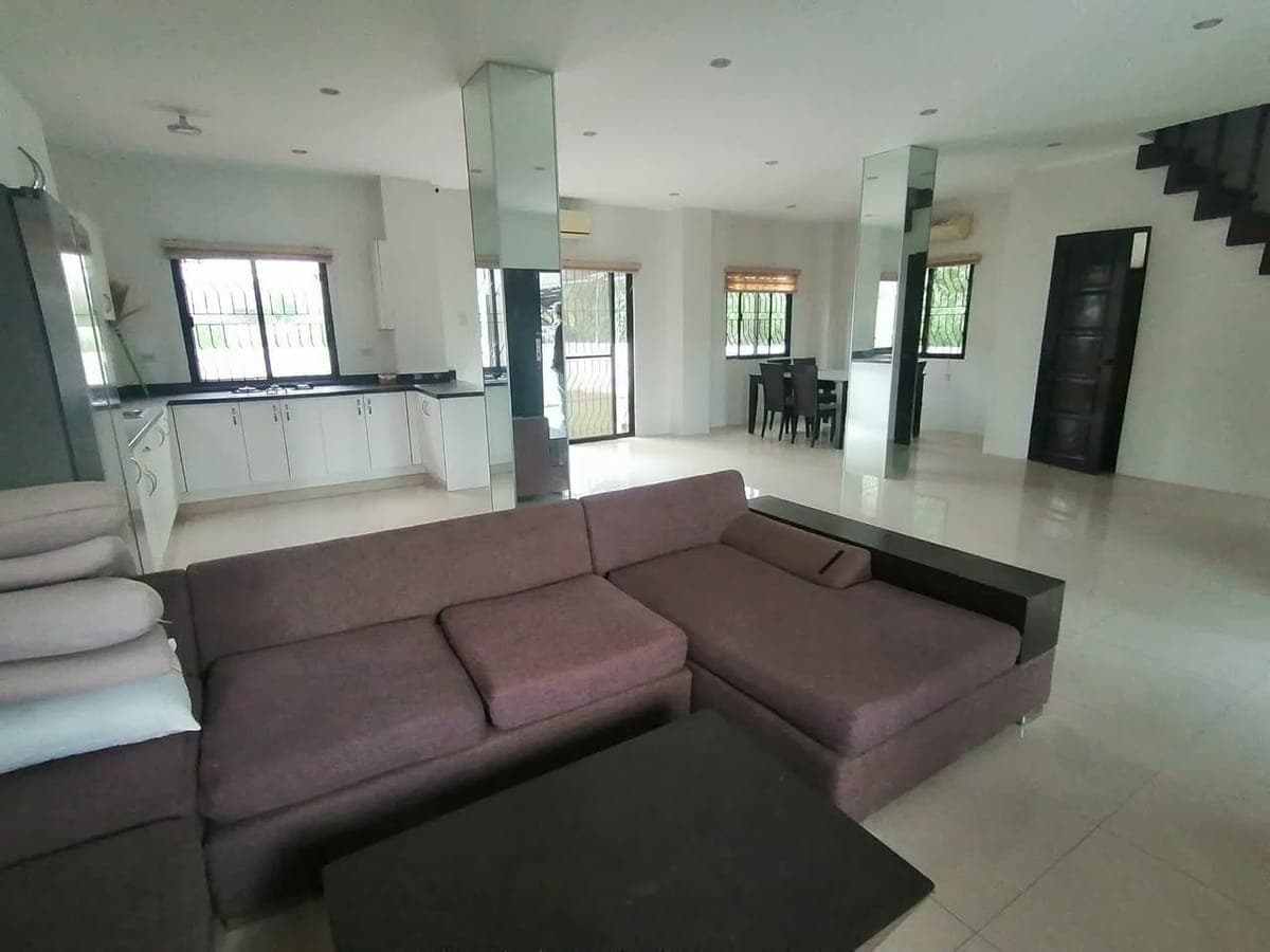 For rent Semi-furnished House in - photo 2
