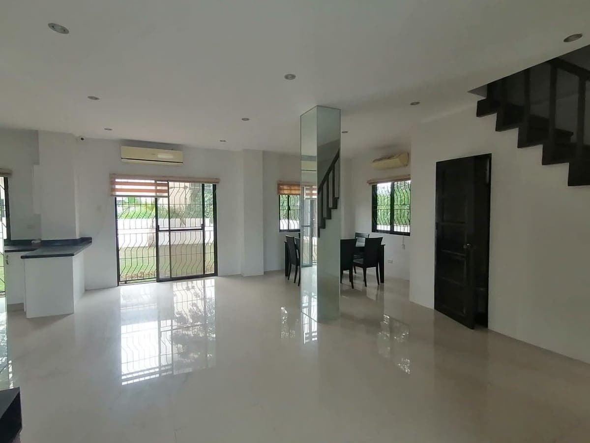 For rent Semi-furnished House in - photo 3