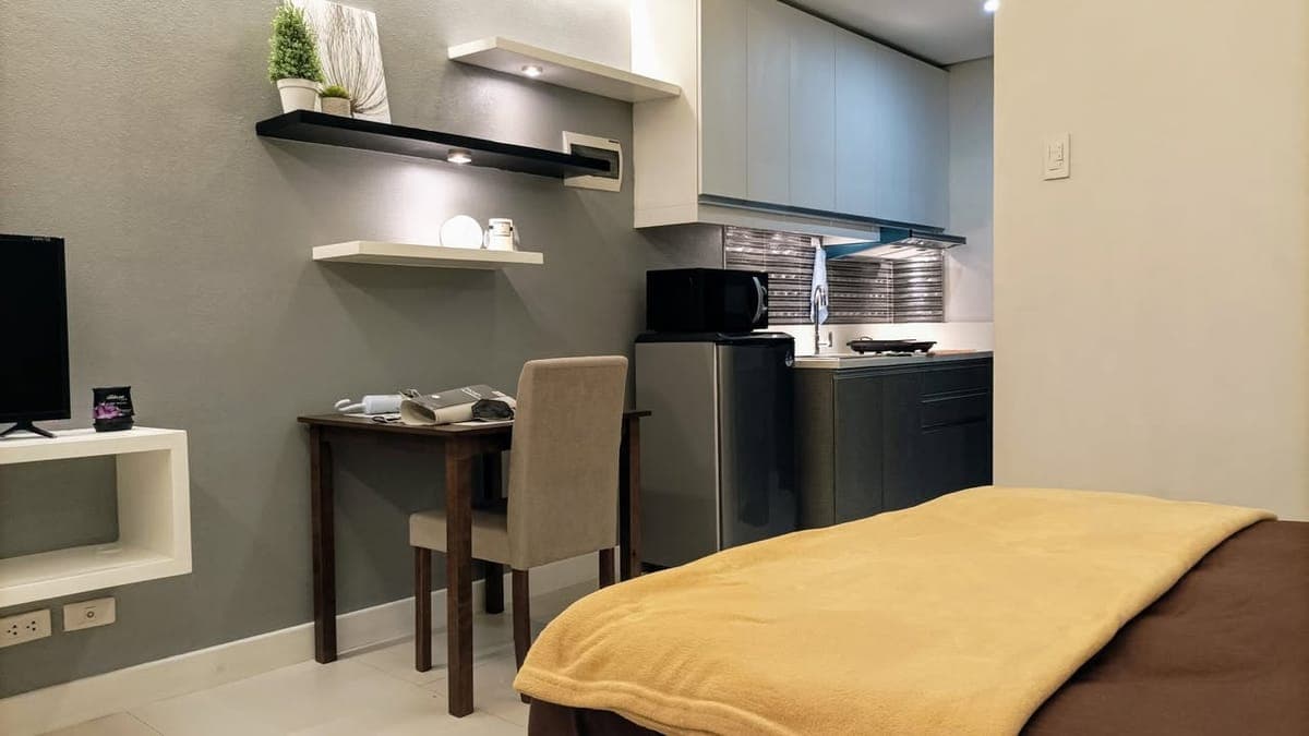 FOR LEASE: Furnished Studio in Baseline Prestige (Near Cebu Doctor’s Hospital and Chonghua Hospital) - photo 2