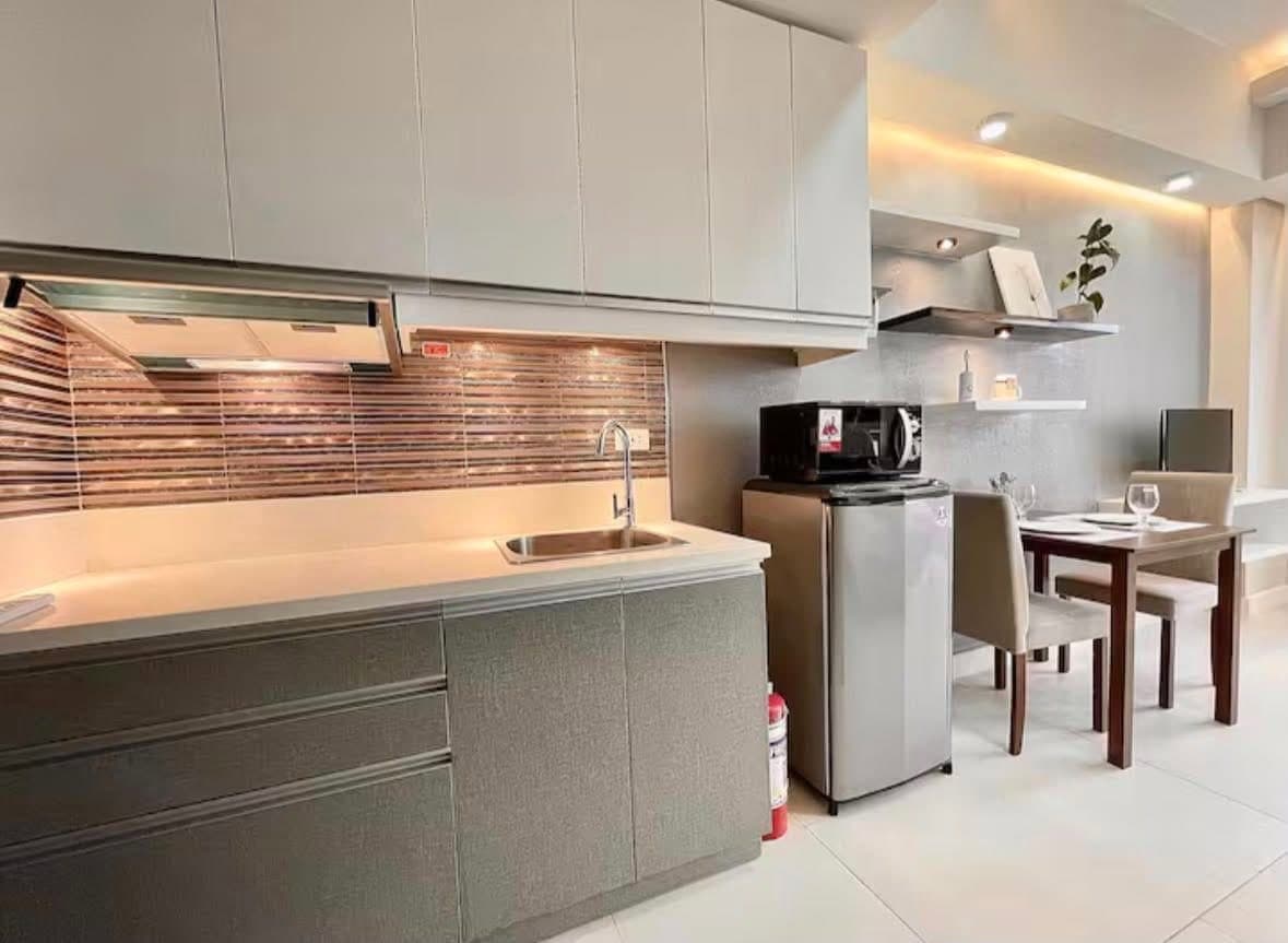 FOR LEASE: Furnished Studio in Baseline Prestige (Near Cebu Doctor’s Hospital and Chonghua Hospital) - photo 5