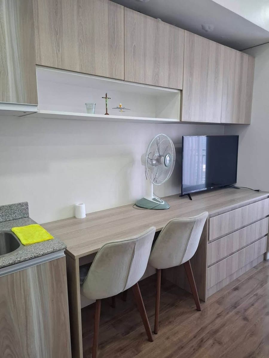 👉For Rent Studio Unit with Balcony in Grand Residences North Tower A - photo 4