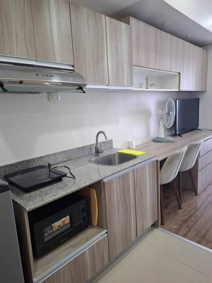 👉For Rent Studio Unit with Balcony in Grand Residences North Tower A - photo 5