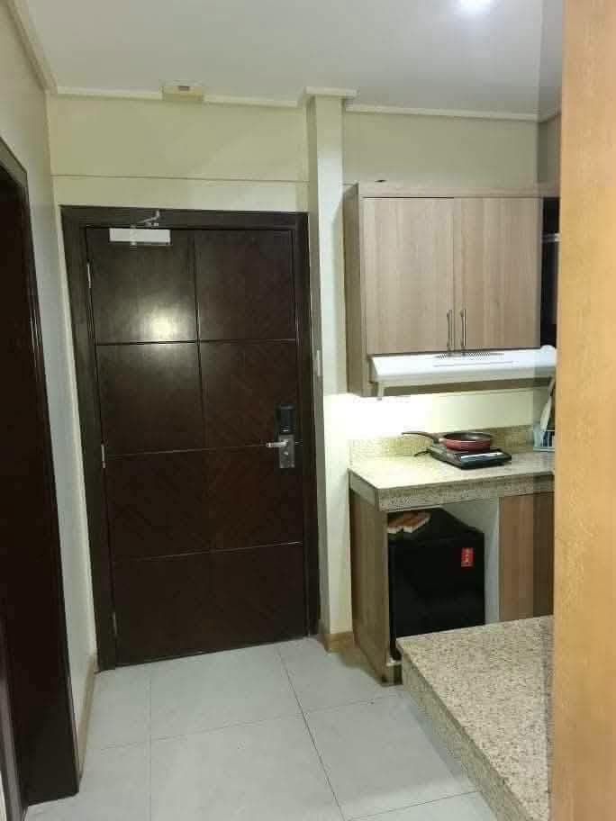 FOR RENT – FULLY FURNISHED STUDIO UNIT WITH BALCONY ‼️ - photo 4