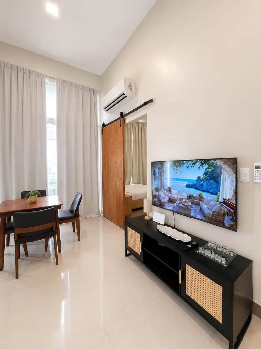 ✨ Be the very first tenant of this beautifully designed 1-Bedroom Unit at La Victoria Global Residen... - photo 1