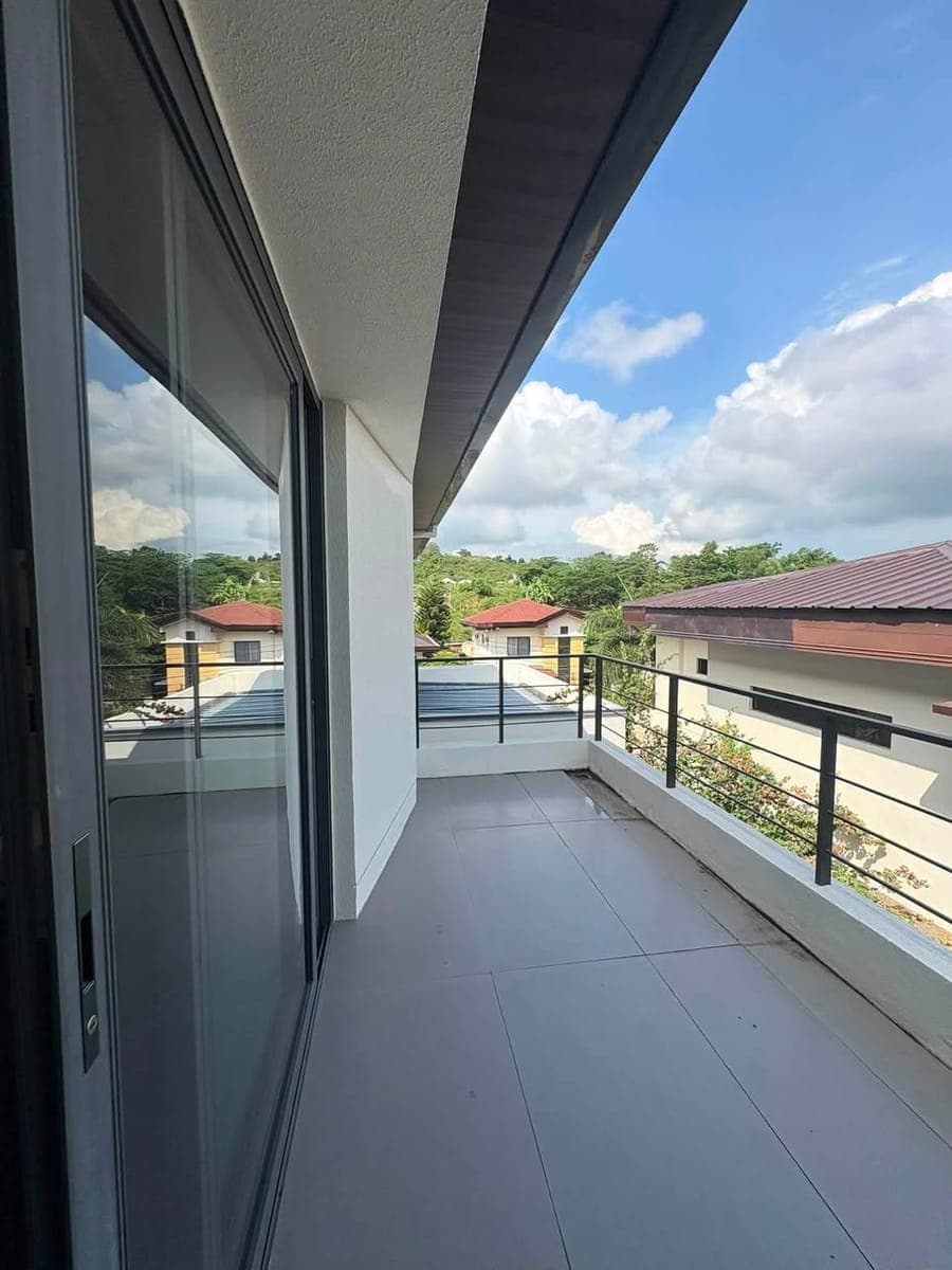 𝐅𝐎𝐑 𝐑𝐄𝐍𝐓: Modern House & Lot in Kishanta Subdivision - photo 3