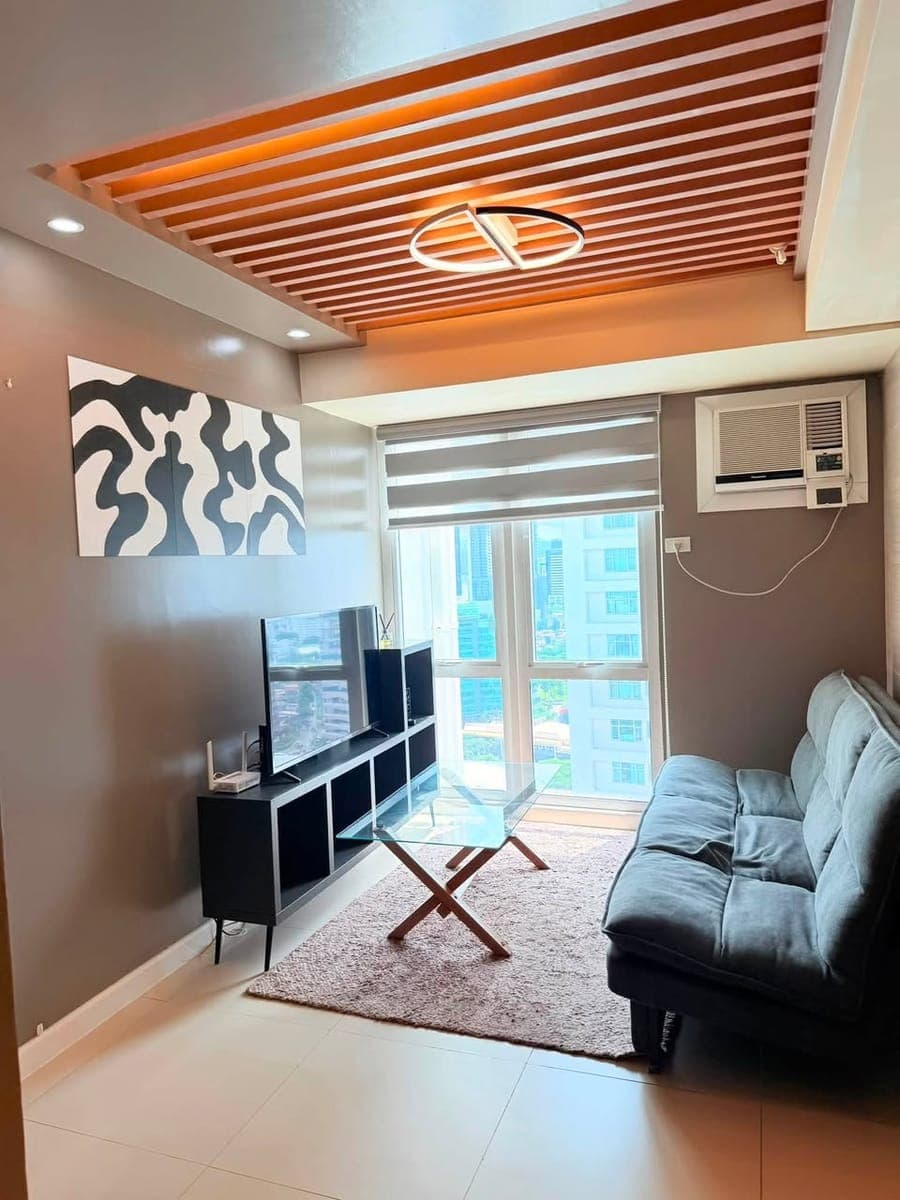 🏙️ FOR RENT : Stylish 1BR Unit in Solinea Tower 1 – Prime Cebu Business Park Location! - photo 1