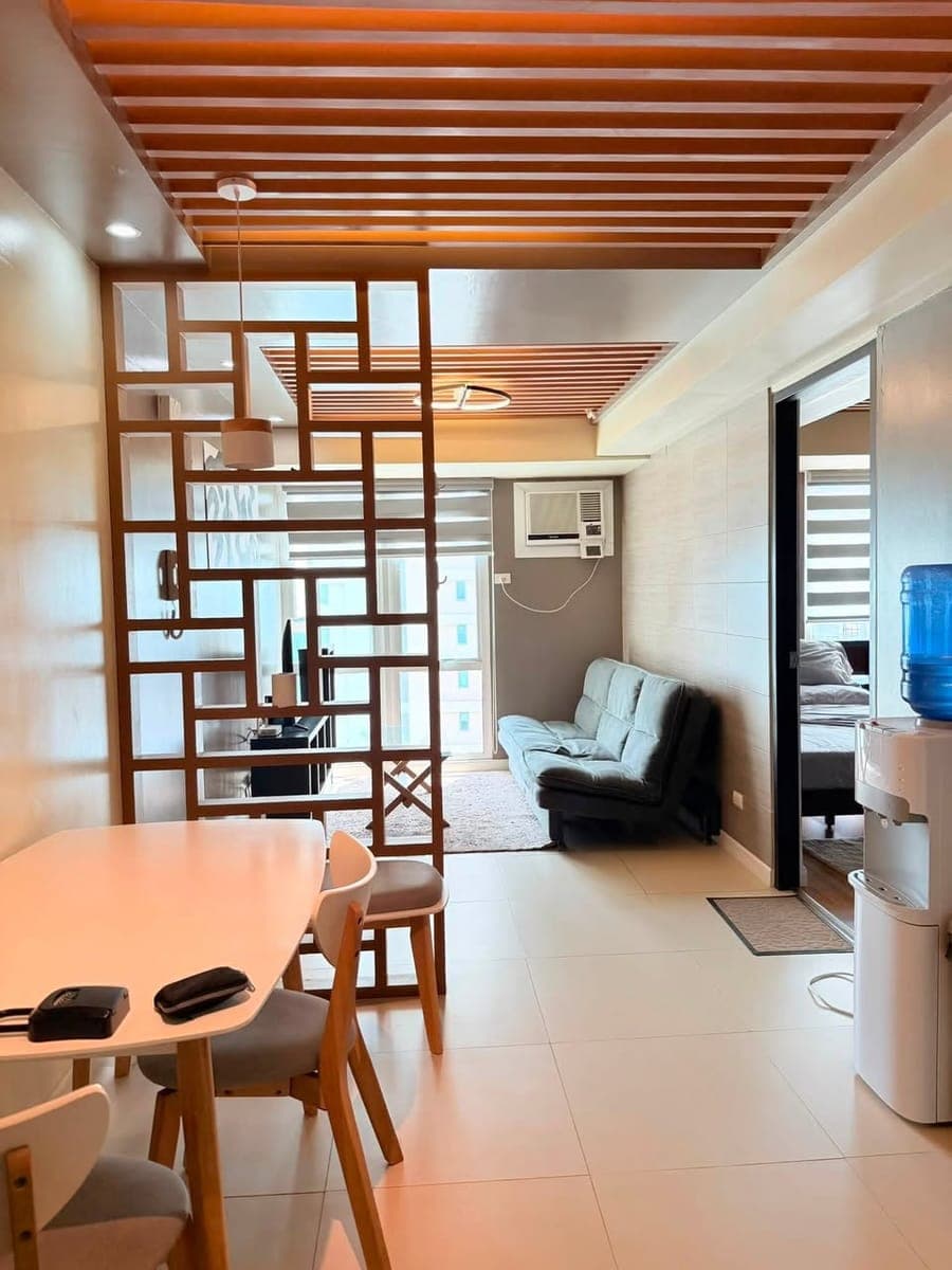 🏙️ FOR RENT : Stylish 1BR Unit in Solinea Tower 1 – Prime Cebu Business Park Location! - photo 2