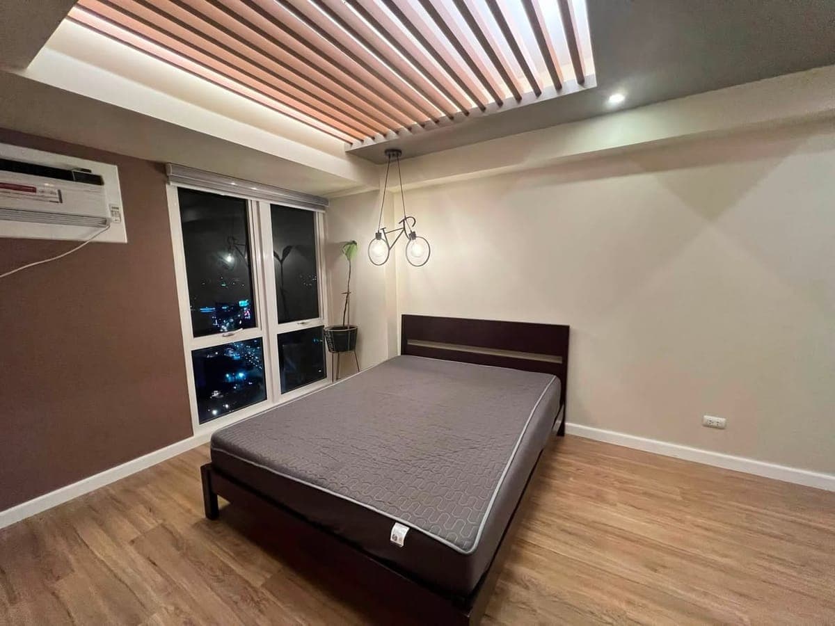 🏙️ FOR RENT : Stylish 1BR Unit in Solinea Tower 1 – Prime Cebu Business Park Location! - photo 3