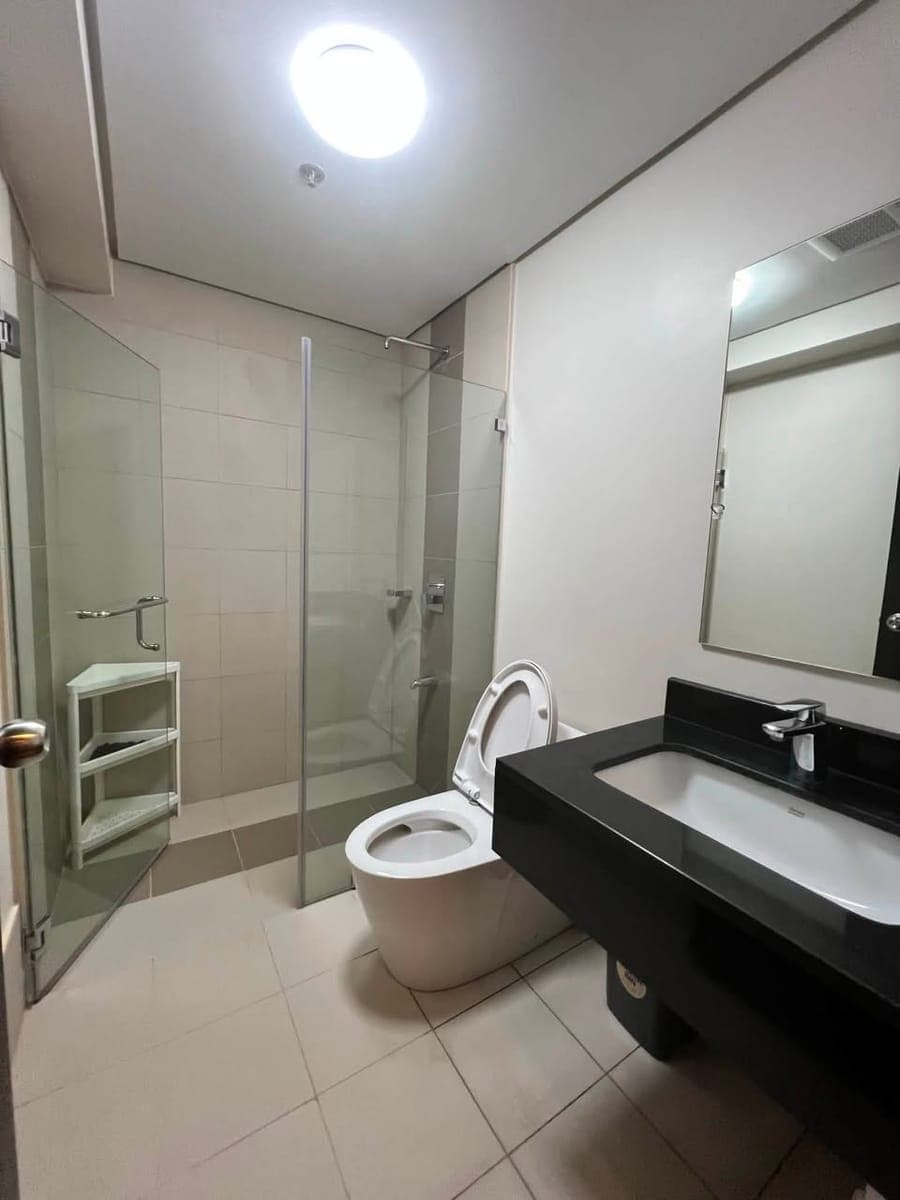 🏙️ FOR RENT : Stylish 1BR Unit in Solinea Tower 1 – Prime Cebu Business Park Location! - photo 5