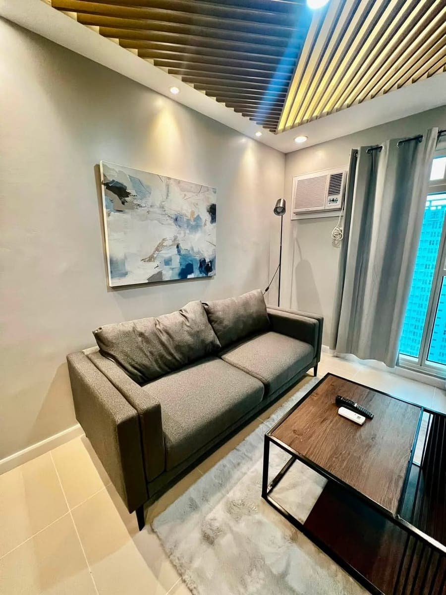 🏙️ FOR RENT : Stylish 1BR Unit in Solinea Tower 1 – Prime Cebu Business Park Location! - photo 2