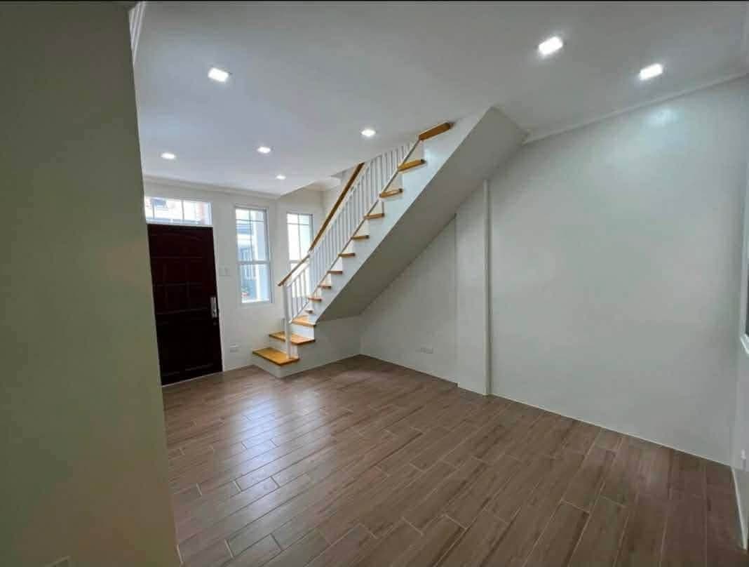 FOR RENT: Brand New & Newly Turned over TOWNHOUSE - photo 2
