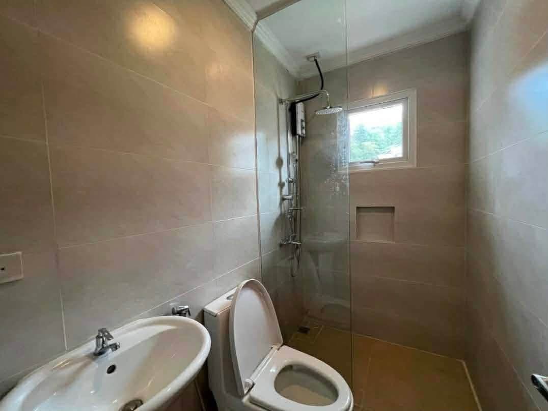 FOR RENT: Brand New & Newly Turned over TOWNHOUSE - photo 5