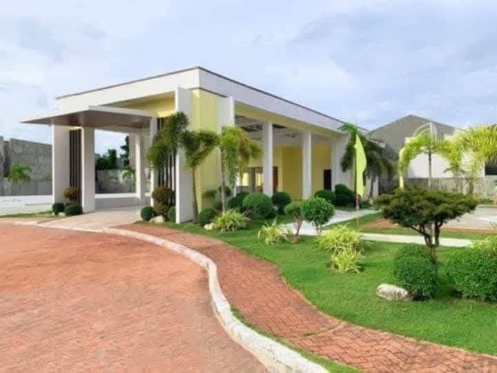 HOUSE FOR RENT WITH GREAT AMENITIES!! - photo 3