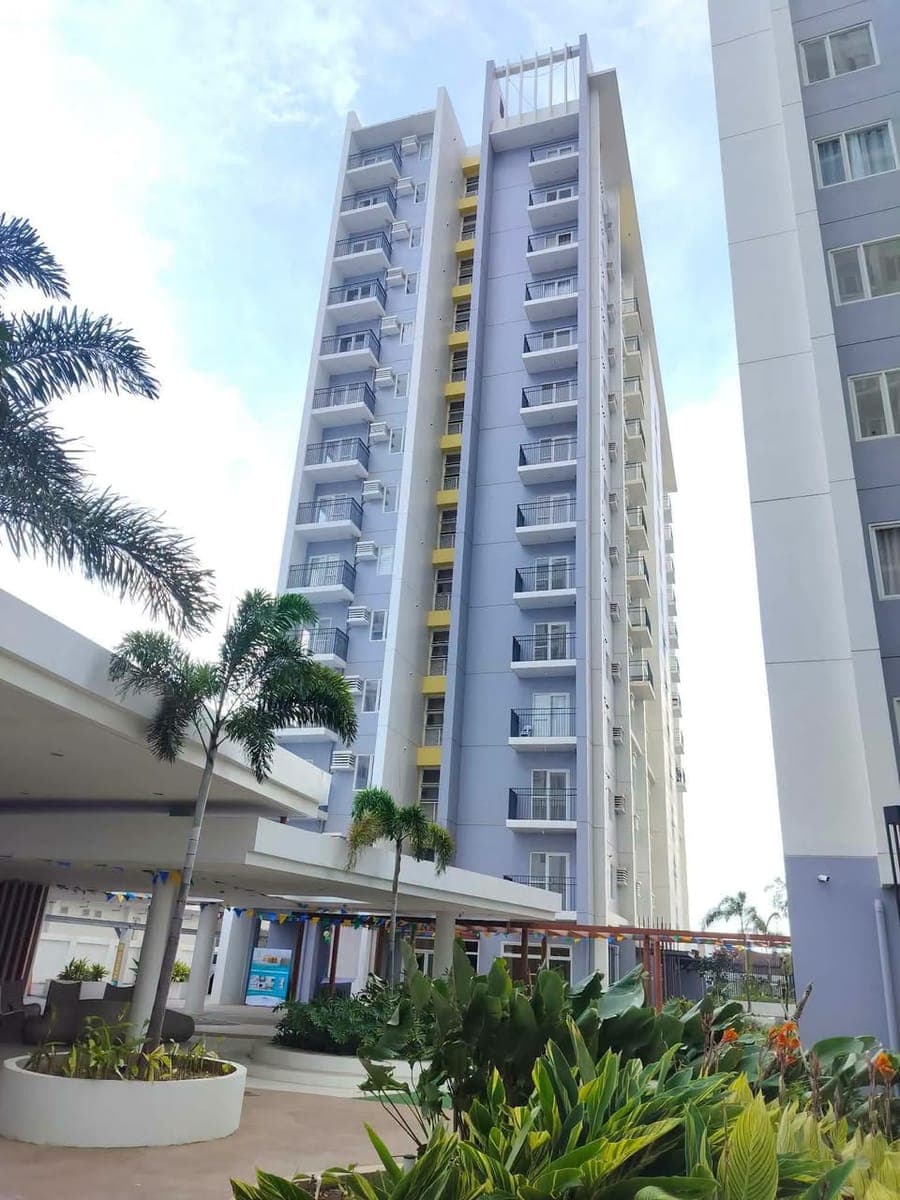 FOR RENT:Brand New  Studio Condo Unit with Parking - photo 2