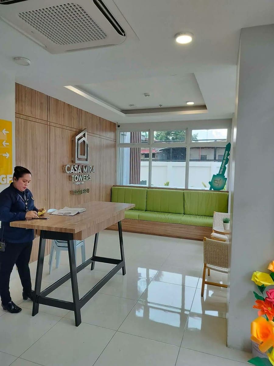 FOR RENT:Brand New  Studio Condo Unit with Parking - photo 4