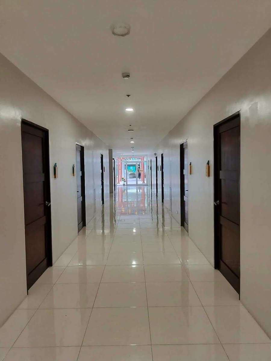 FOR RENT:Brand New  Studio Condo Unit with Parking - photo 5
