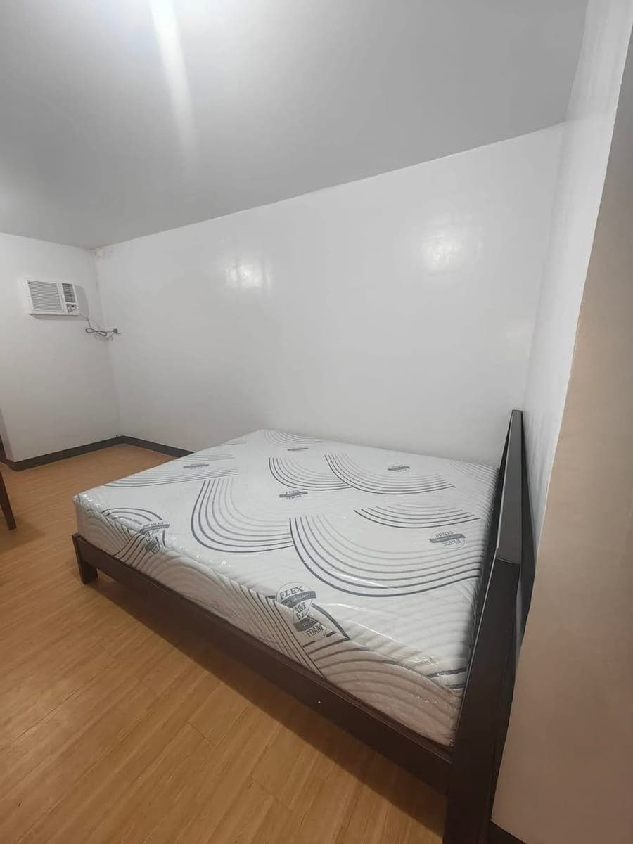 FOR RENT  STUDIO UNIT - photo 1