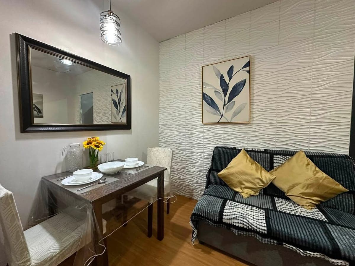Looking for the perfect balance of comfort and convenience? Our beautiful, humble abode is officiall... - photo 4