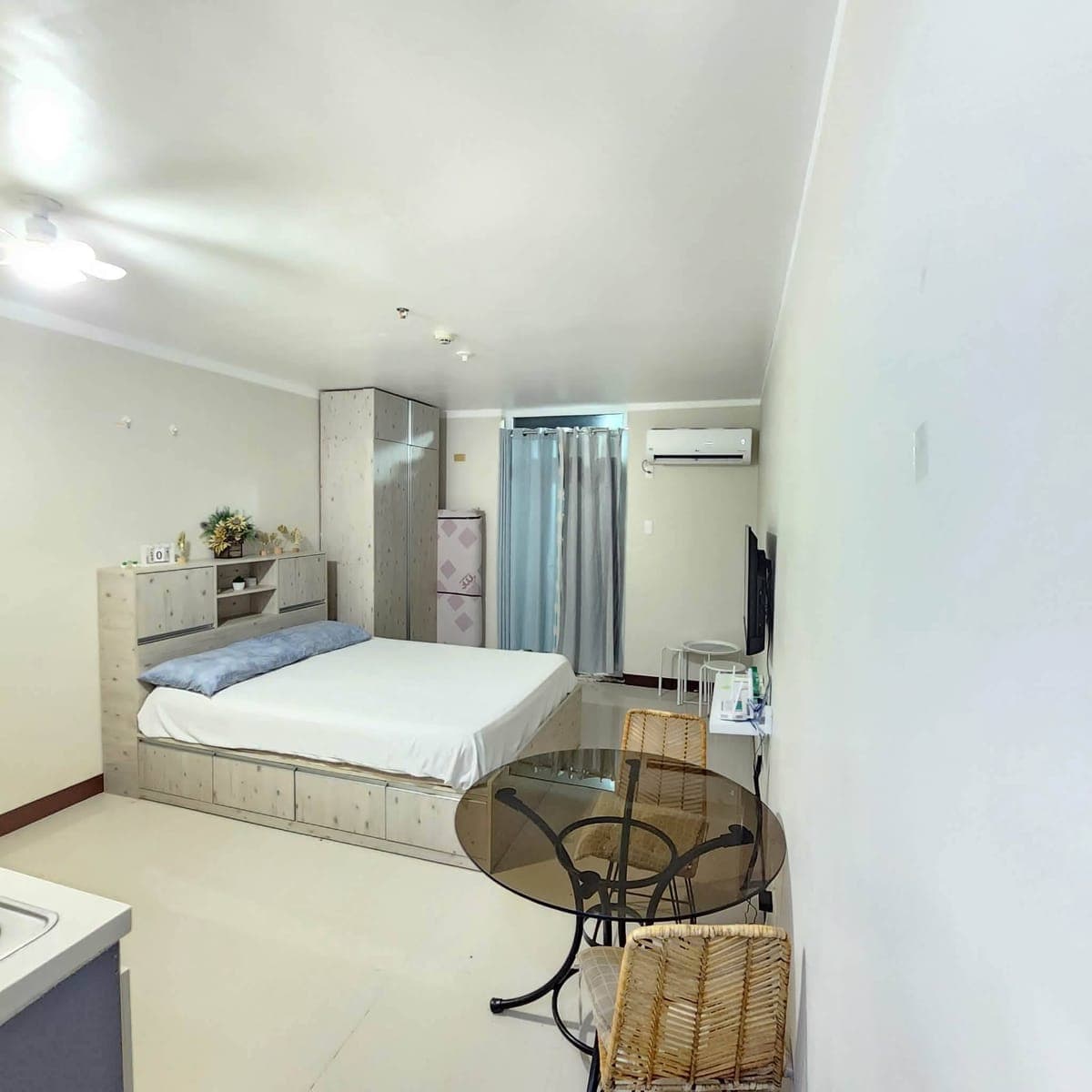 FOR RENT – FULLY FURNISHED STUDIO UNIT - photo 3