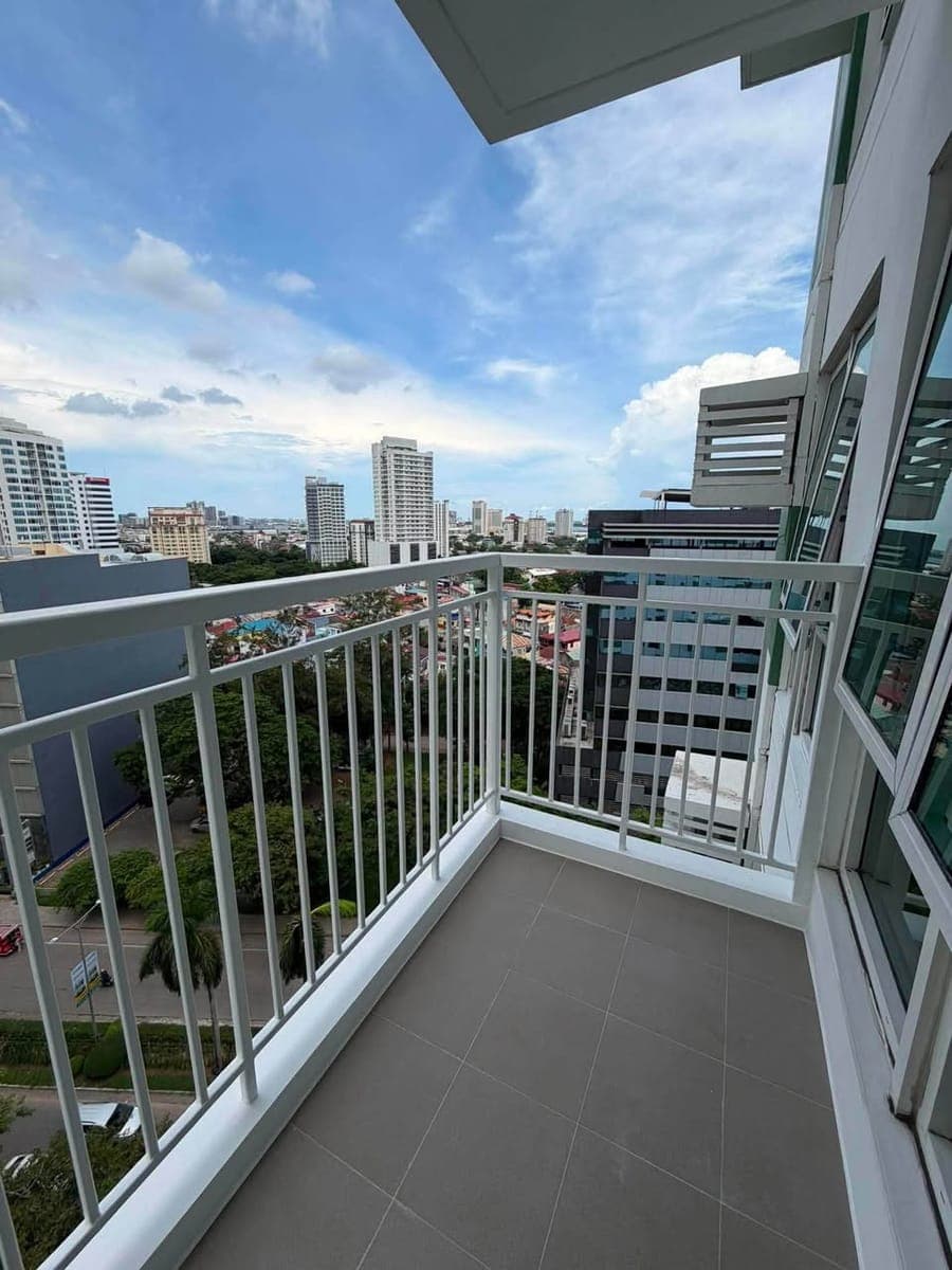 Studio & 2BR Bare Unit in Tower 4 Solinea Ayala Cebu Business Park Brand New - photo 1