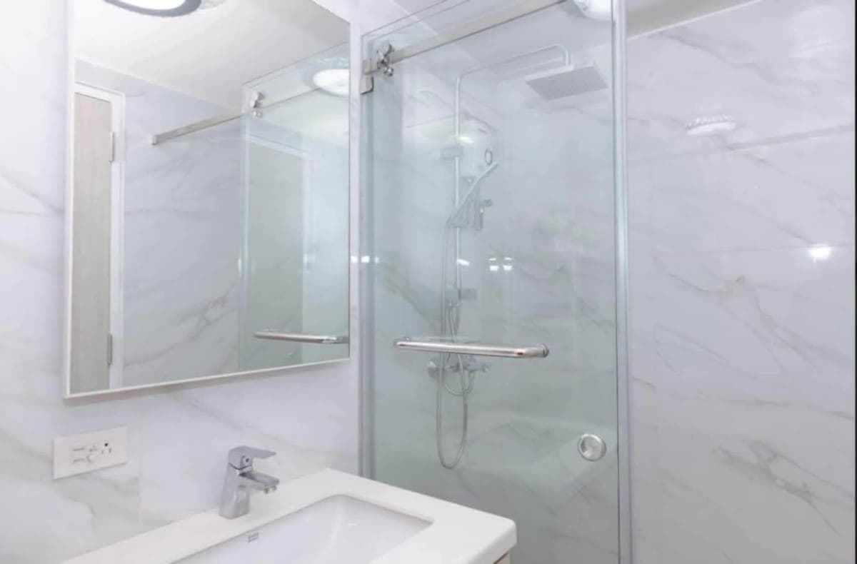 FOR RENT: Sea View 1-Bedroom Loft – Mandani Bay Suites Tower 2 - photo 3