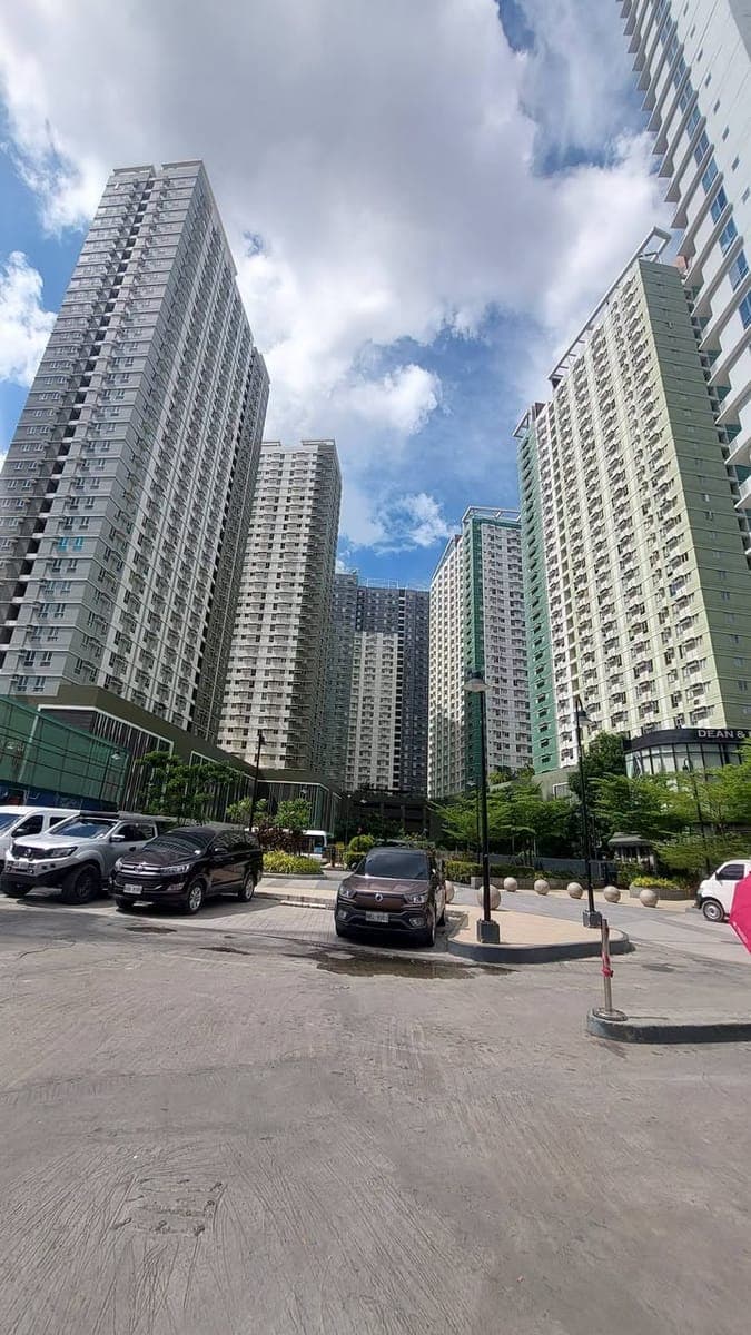 FOR RENT | Bare Studio Unit – Avida Riala Tower 1, Cebu IT Park - photo 1