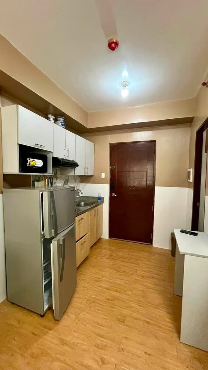 FOR LEASE: Furnished 29sqm Studio with Balcony in Lahug (near JY Square Mall, USPF,  Cebu IT Park) - photo 4
