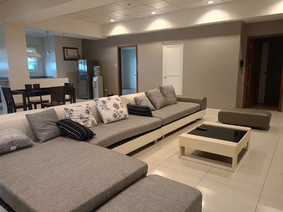 🏙️ FOR RENT | Spacious Commercial/Residential Penthouse in Cebu Business Park! ✨ - photo 1