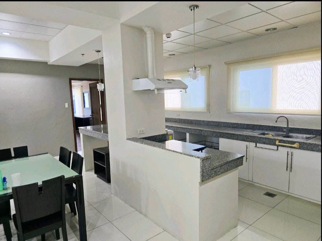 🏙️ FOR RENT | Spacious Commercial/Residential Penthouse in Cebu Business Park! ✨ - photo 4