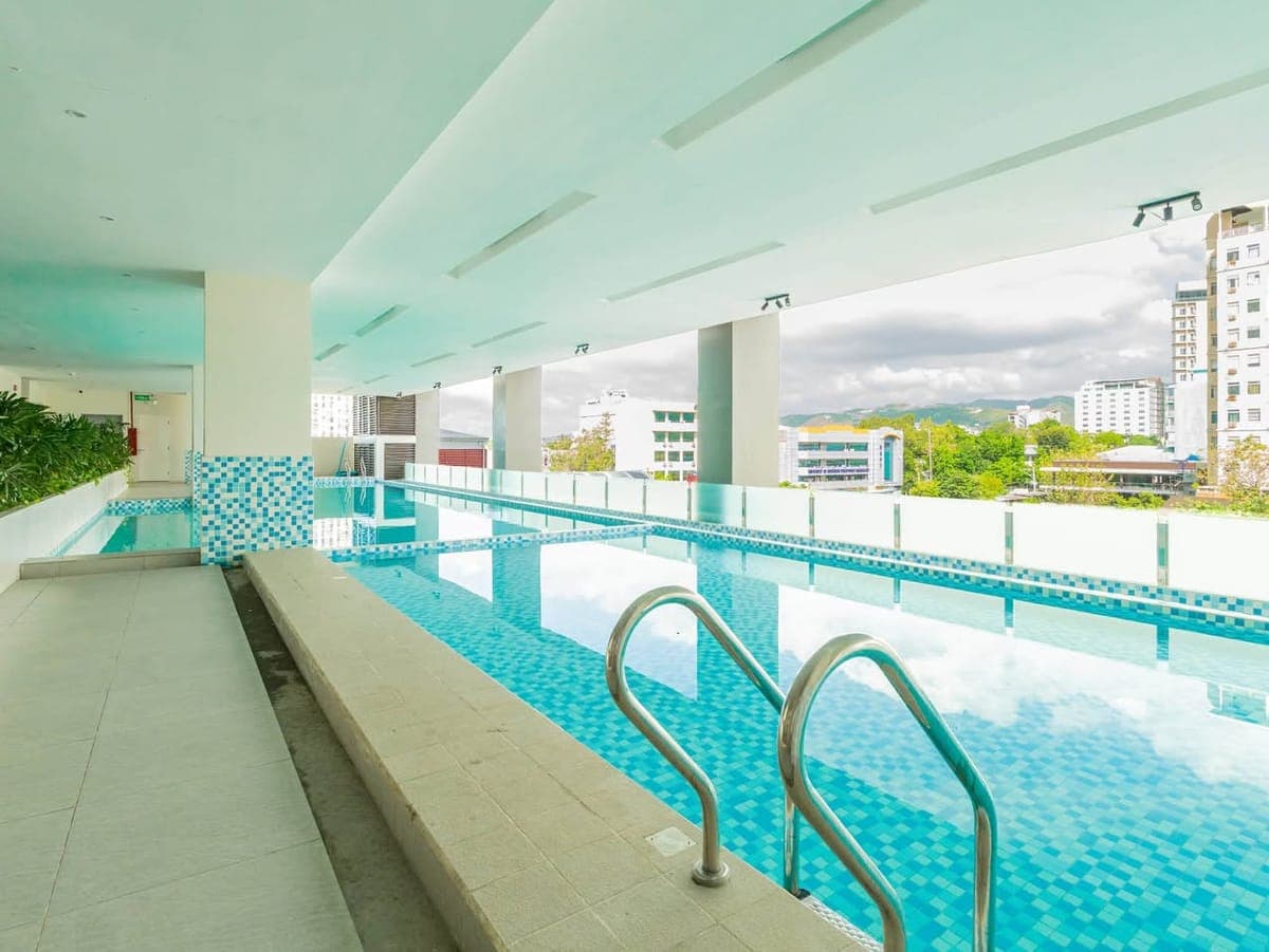 Available condo unit walking distance to IT Park. Open for daily and monthly rent - photo 1