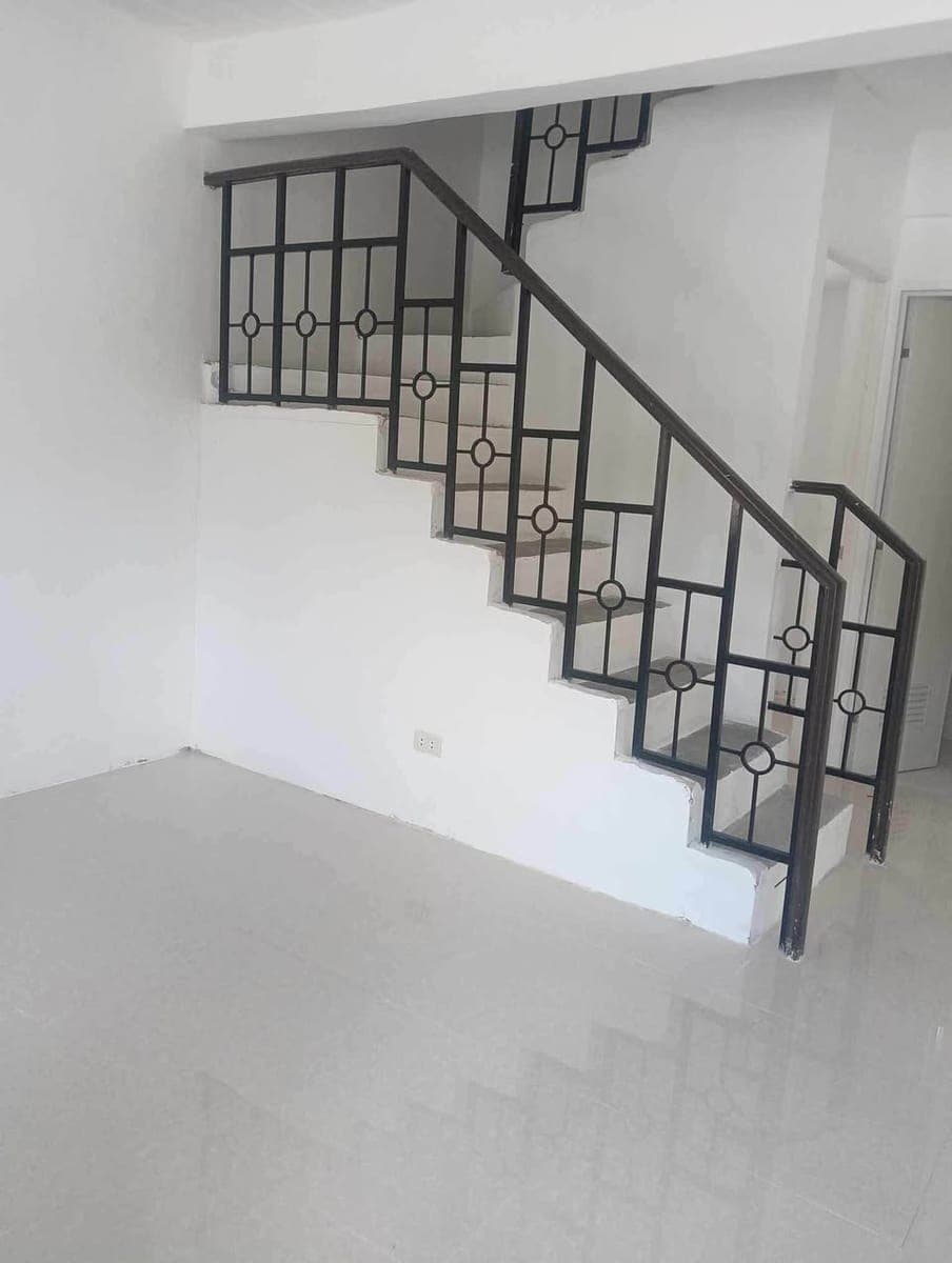 RENT TO OWN HOUSE AND LOT. CAMELLA RIVER FRONT PITOS TALAMBAN. ENTRANCE RIVER DALE GATE. NO NEED LOAN. - photo 4