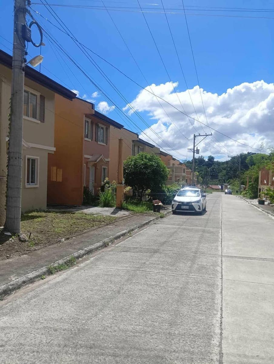 RENT TO OWN HOUSE AND LOT. CAMELLA RIVER FRONT PITOS TALAMBAN. ENTRANCE RIVER DALE GATE. NO NEED LOAN. - photo 5
