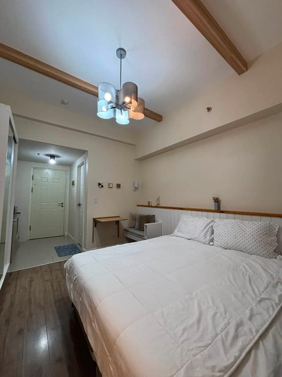 FOR RENT:  Studio Unit with Balcony in Grand Residences Cebu. - photo 1
