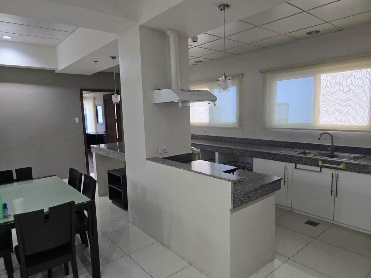 FOR RENT – Luxury 4BR Penthouse 🏙️ - photo 3