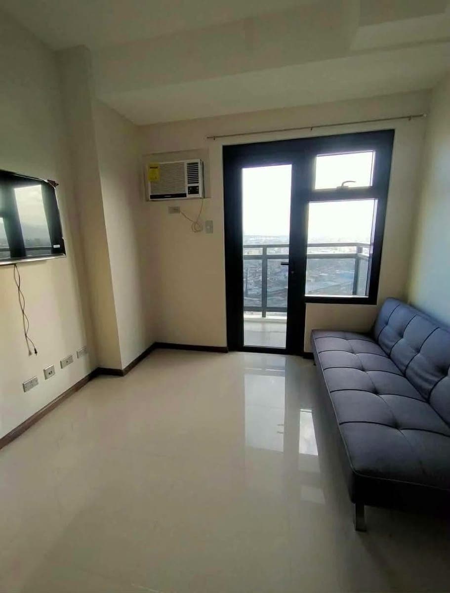 🏢 Furnished 1-Bedroom Condo for Rent with balcony direct access to Robinsons Galleria Mall - photo 2