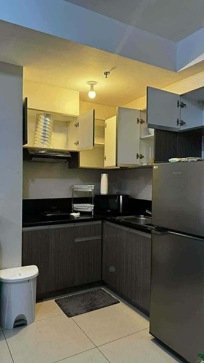 🏢 Furnished 1-Bedroom Condo for Rent with balcony direct access to Robinsons Galleria Mall - photo 5