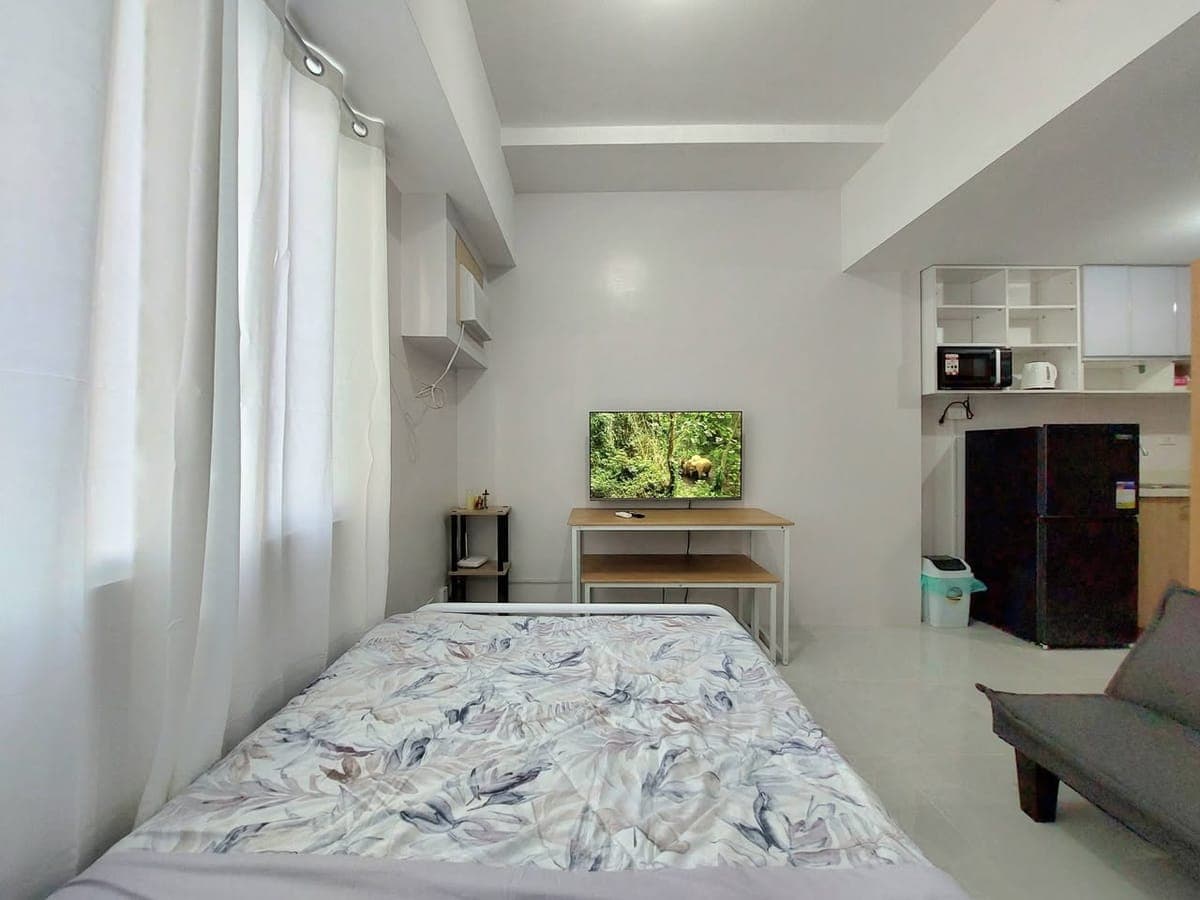 FURNISHED STUDIO UNIT FOR LONG TERM RENT - photo 1