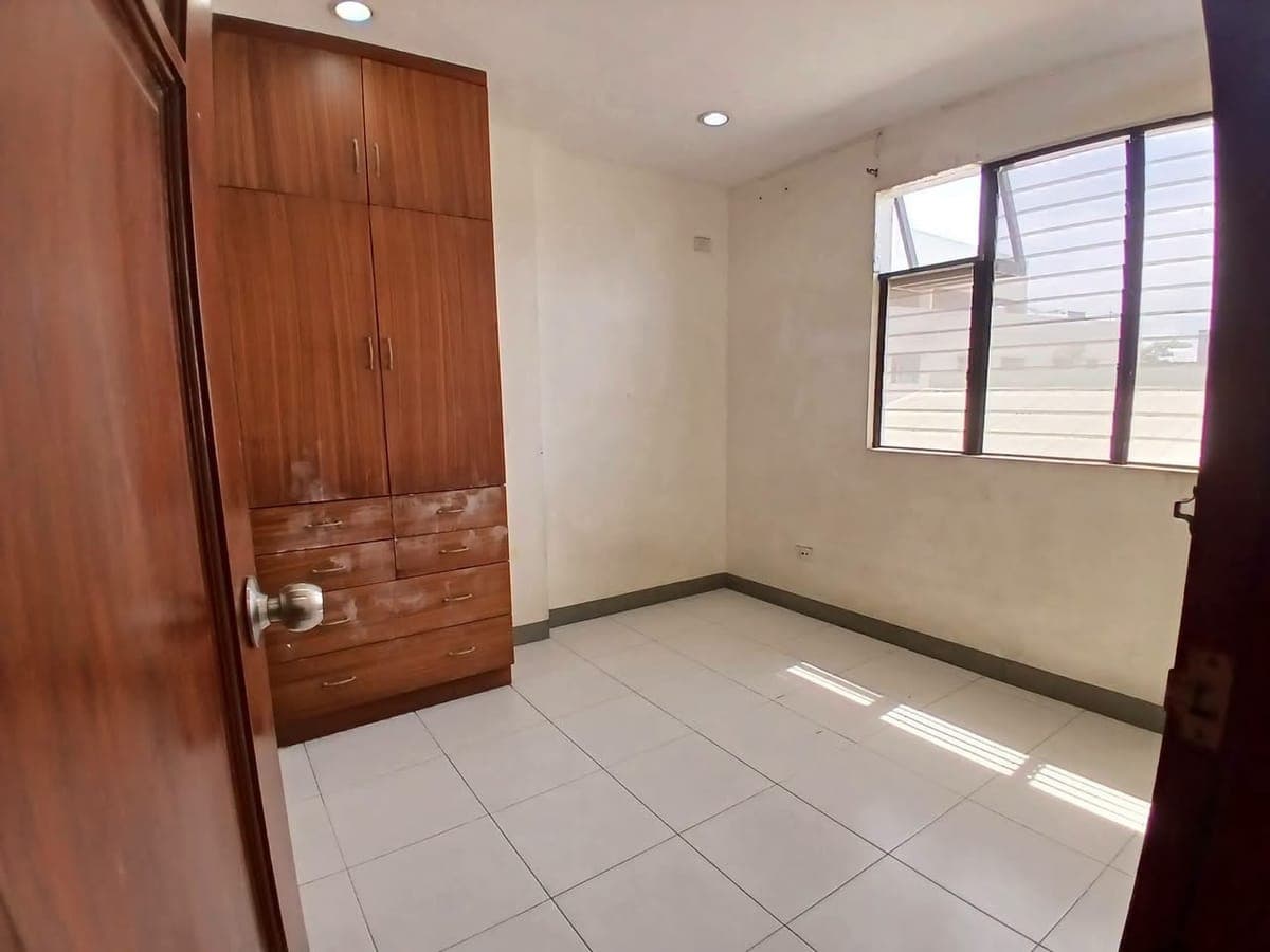 TWO-STOREY APARTMENT FOR RENT - photo 4