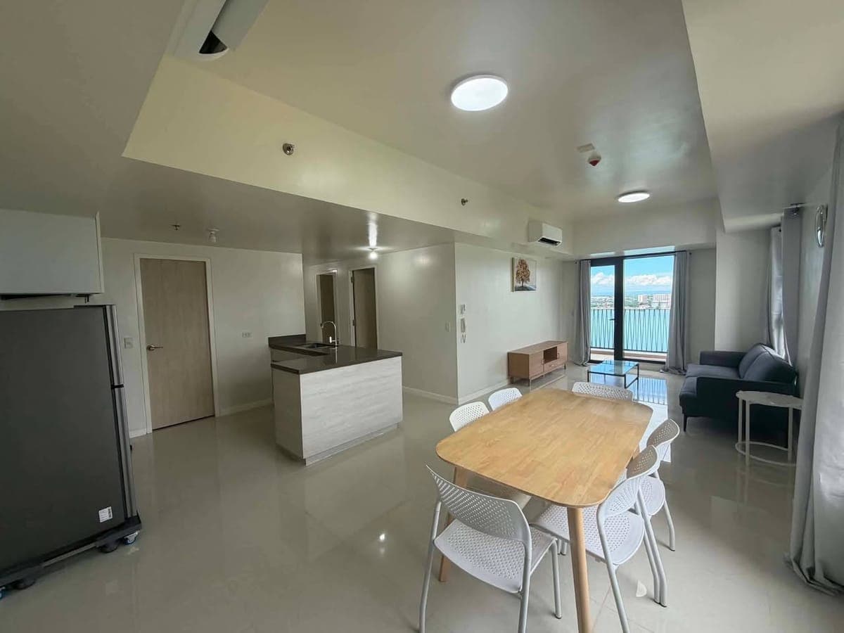 For Rent - 3BR Condo with Parking at Mandani Bay Suites Tower 1 - photo 2